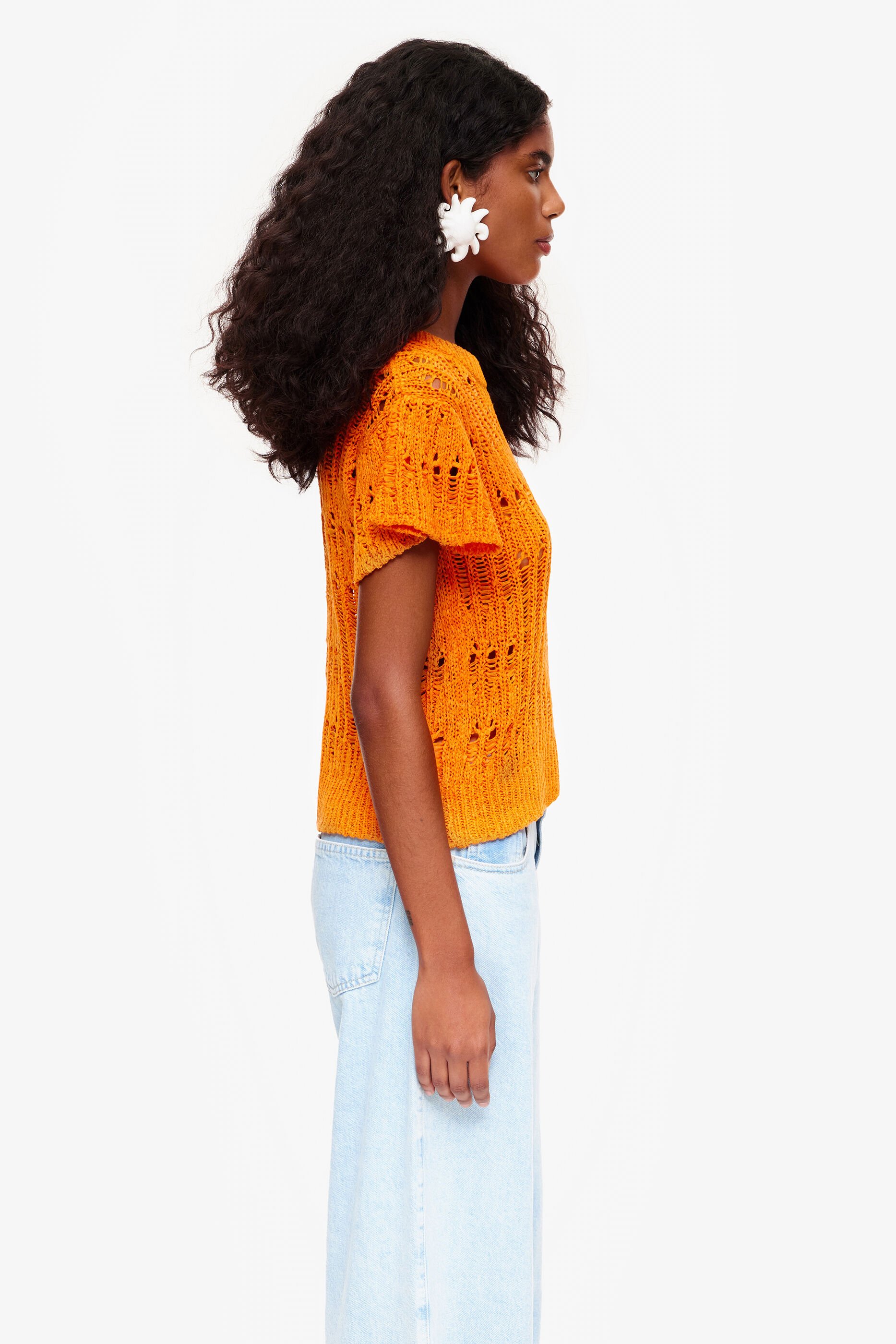 camisa laranja vazada
