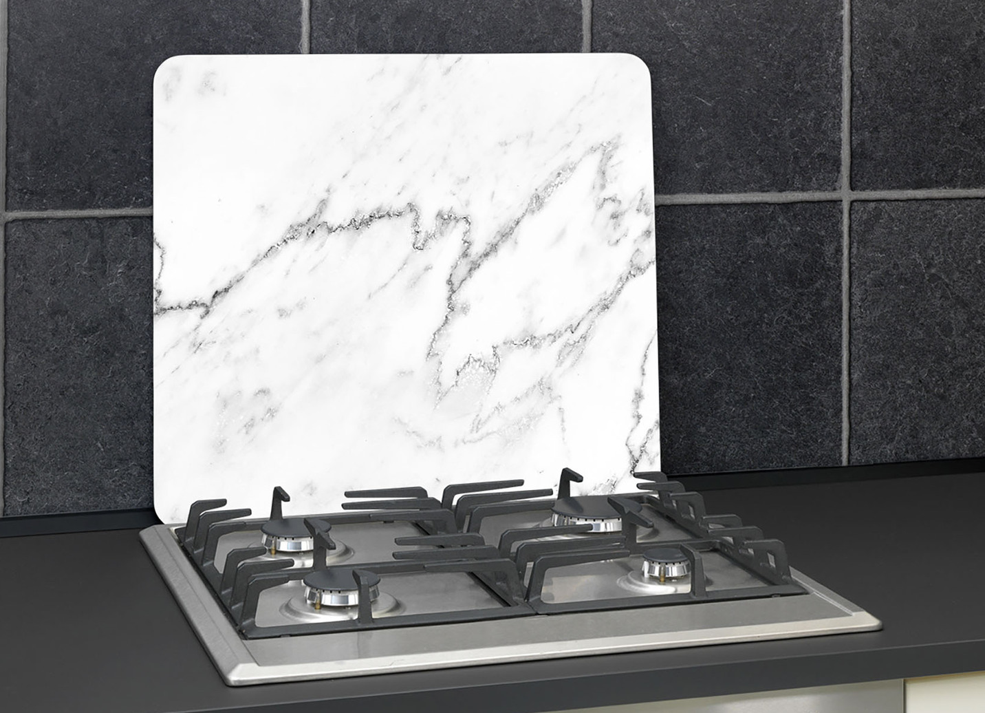 Wandblende aus Glas in Marmor-Optik