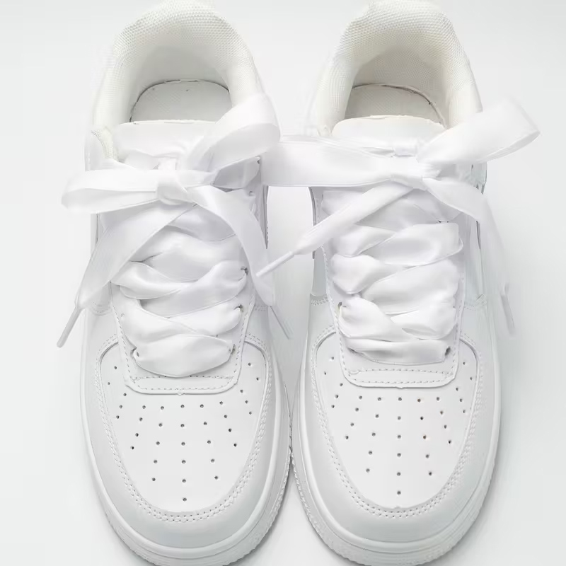 (1 Paar) 120cm Breite Satin Schnürsenkel Klassische Sneaker Schuhbändel - Weiss