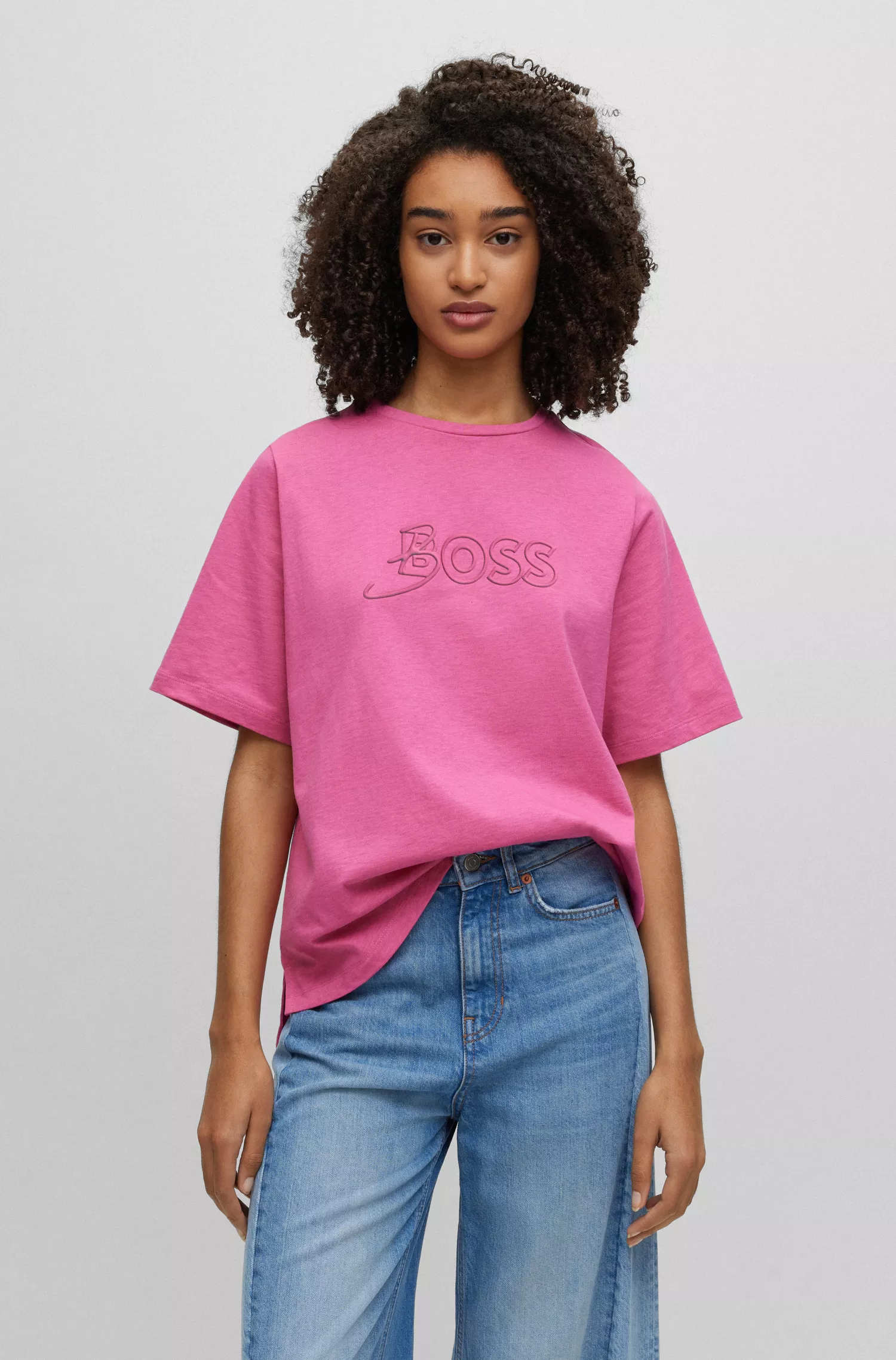 Camiseta BOSS preta de modelagem oversized em algodão orgânico com estampa do logo