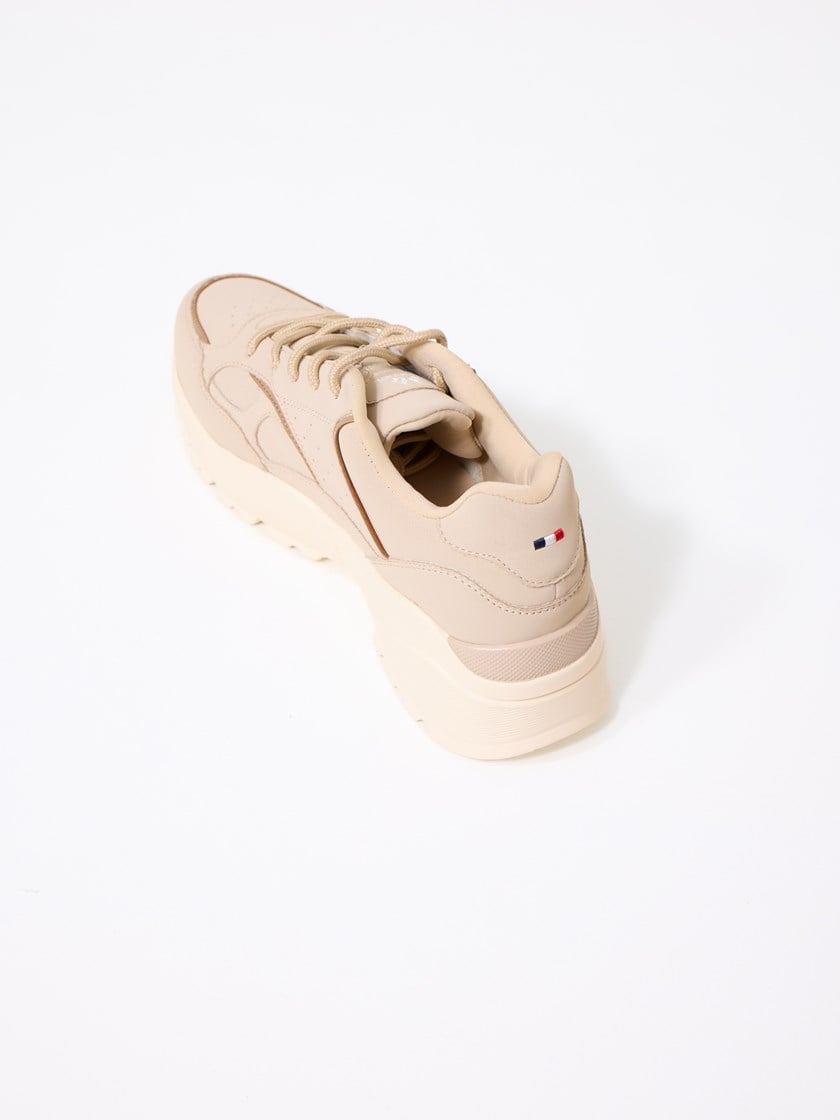 Astro Sneakers Atmosphere