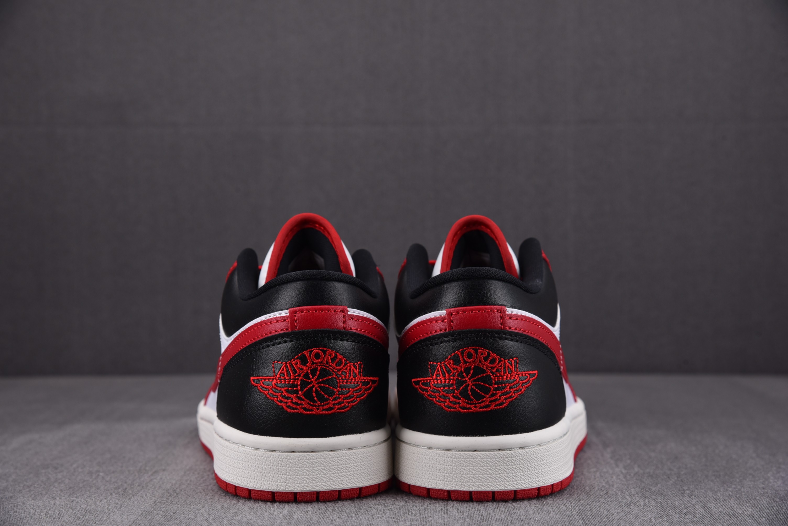 Jordan 1 Low Reverse Black Toe (Women Size!!)