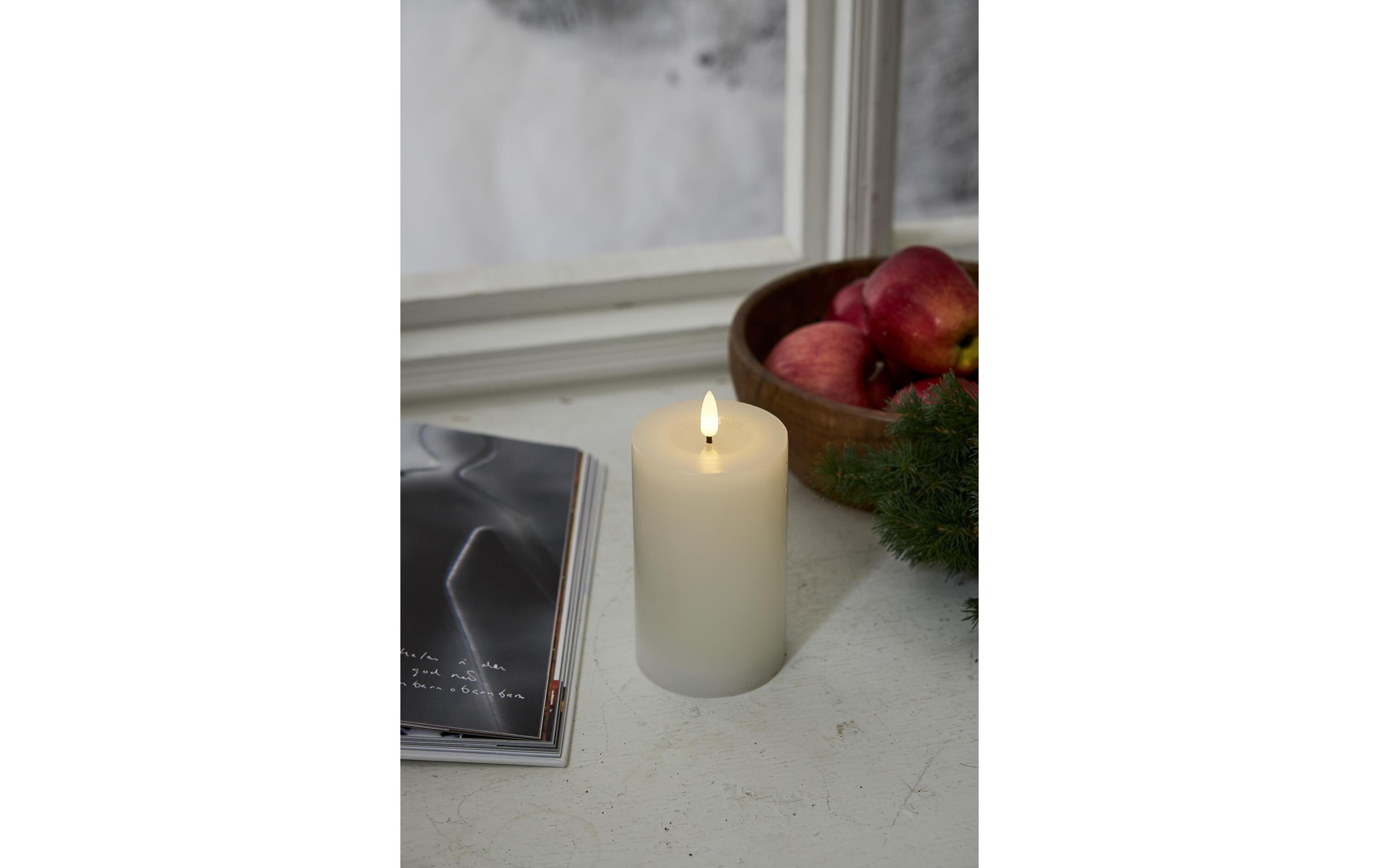 LED-Kerze Flamme Flow, Ø 7.5 x 15 cm, WeissKünstliche Kerze mit beweglicher Flamme