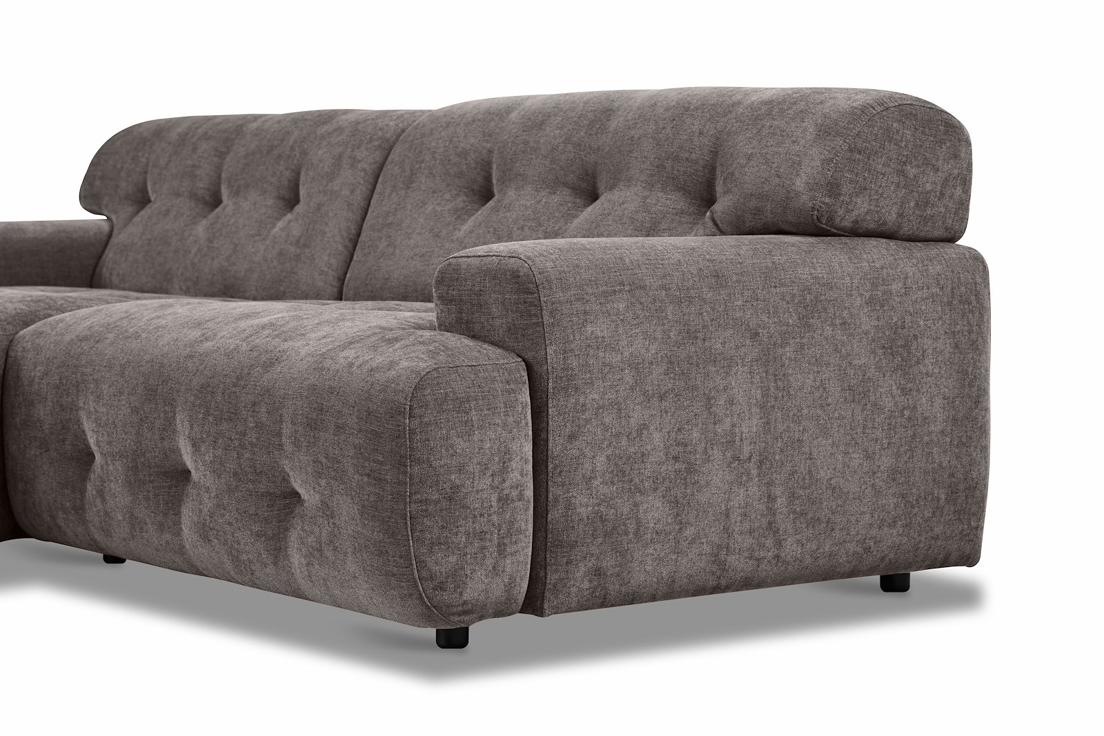 Bob sofa 1,5-seter med sjeselong venstre. Tekstil City 85 Grey med sorte ben.