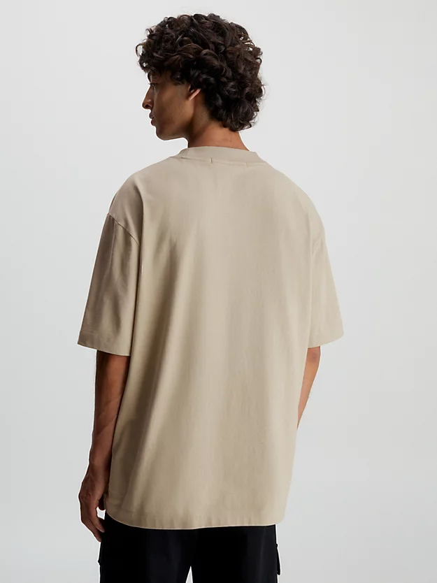 Camiseta de algodão com modelagem relaxada e logotipo.