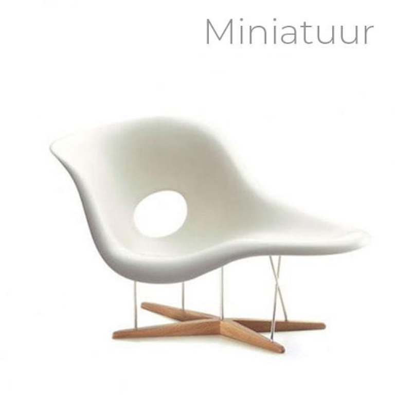 Vitra La Chaise miniatuur
