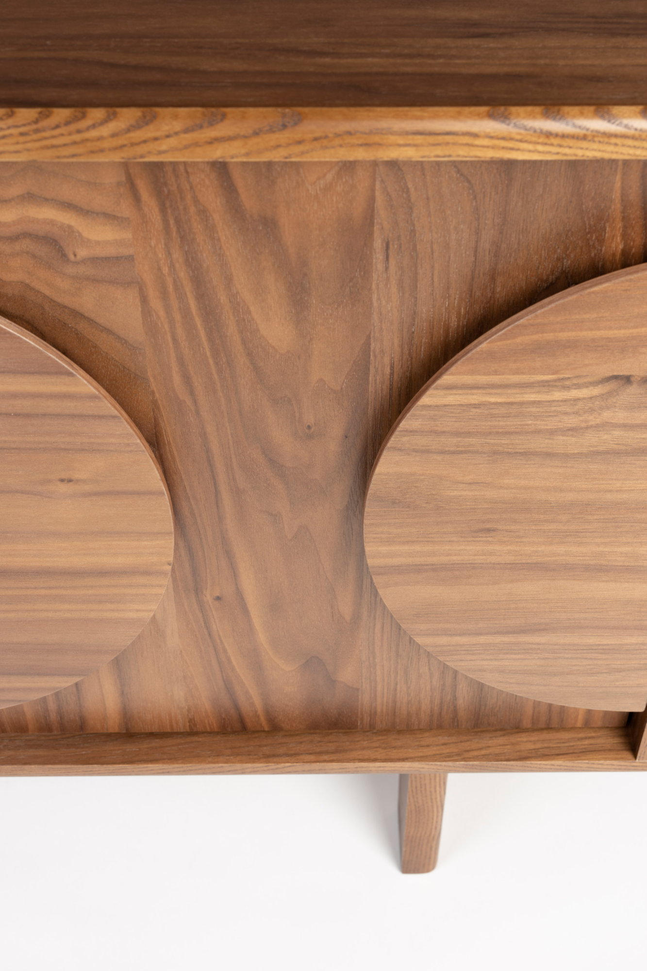 Dressoir Groove 3 deurs walnoot