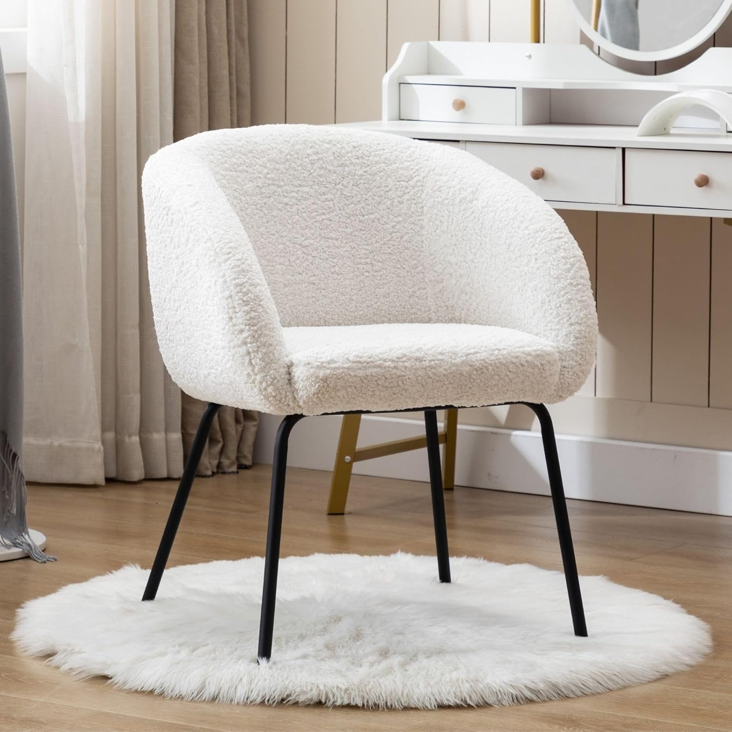 chairus Gepolsterter Sessel aus Kunstfell Schlafzimmer Wohnzimmer Armlehnstuhl Wannenstuhl Loungesessel mit Metallbeinen (Weiß)