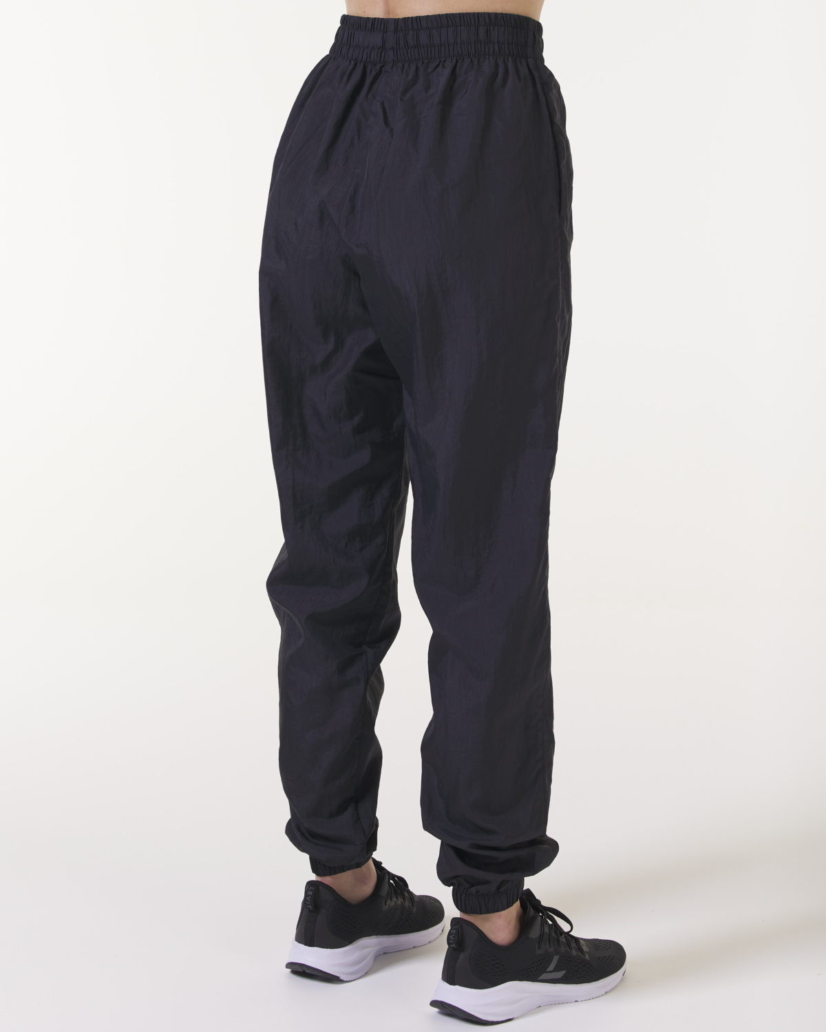 LEVITY Silhouette Pants Black
