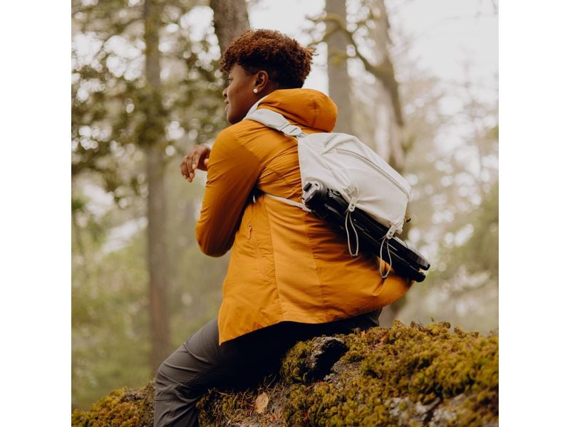Peak Design Fotorucksack Outdoor Sling 7L – Weiss Ultraleichte und vielseitige Tasche
