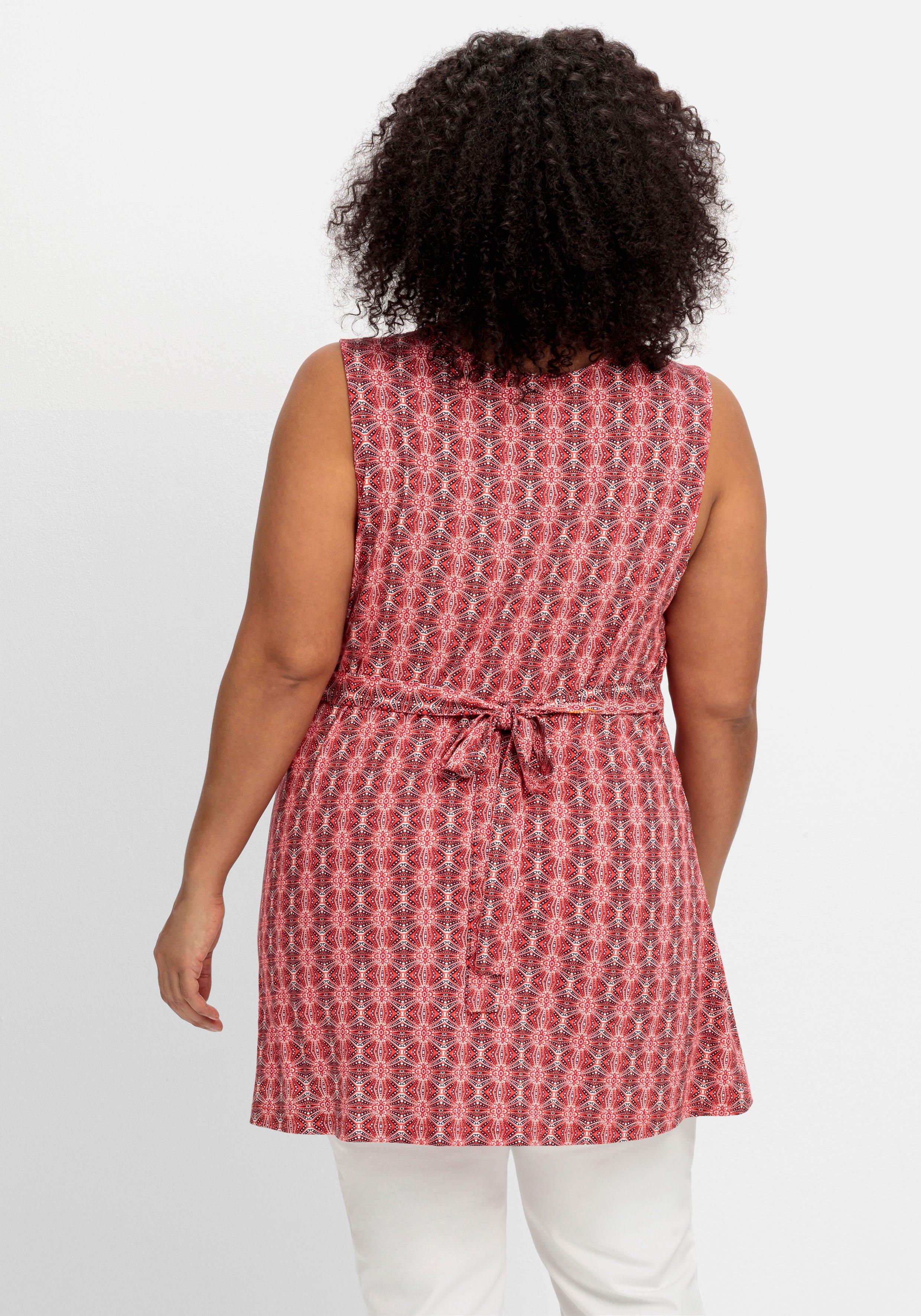 Longtop mit Ornamentmuster und Knotendetail