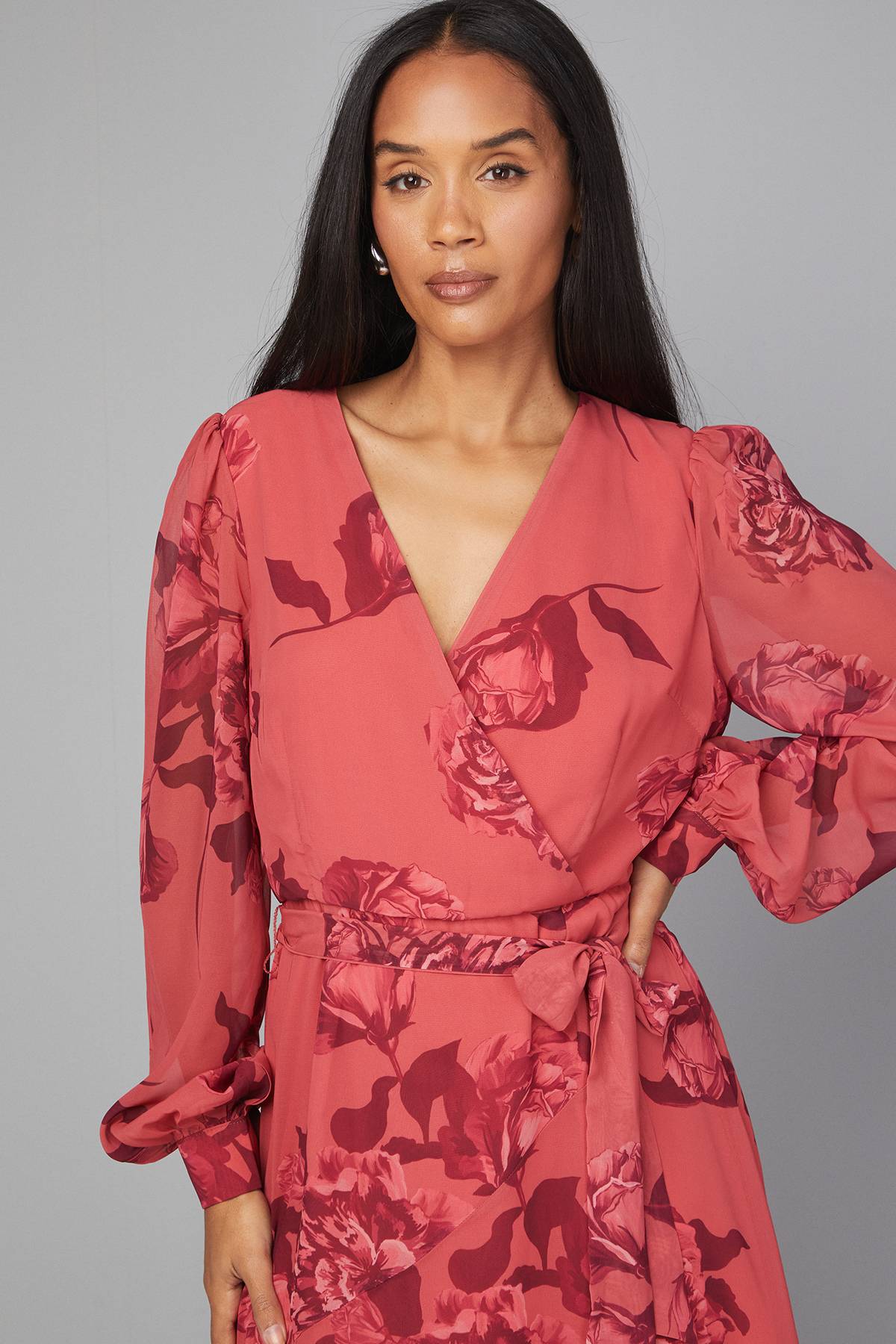Wallis Robe Midi Portefeuille Fleurie avec Ceinture