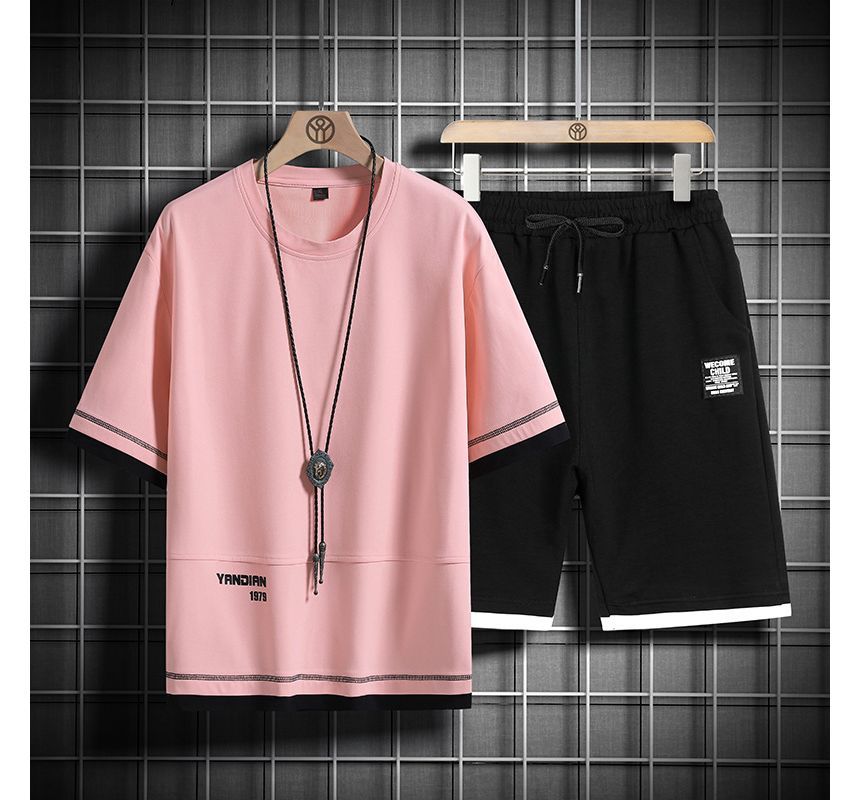 True Flakes - Set: Mock tweedelig T-shirt met korte mouwen, ronde hals en belettering + shorts