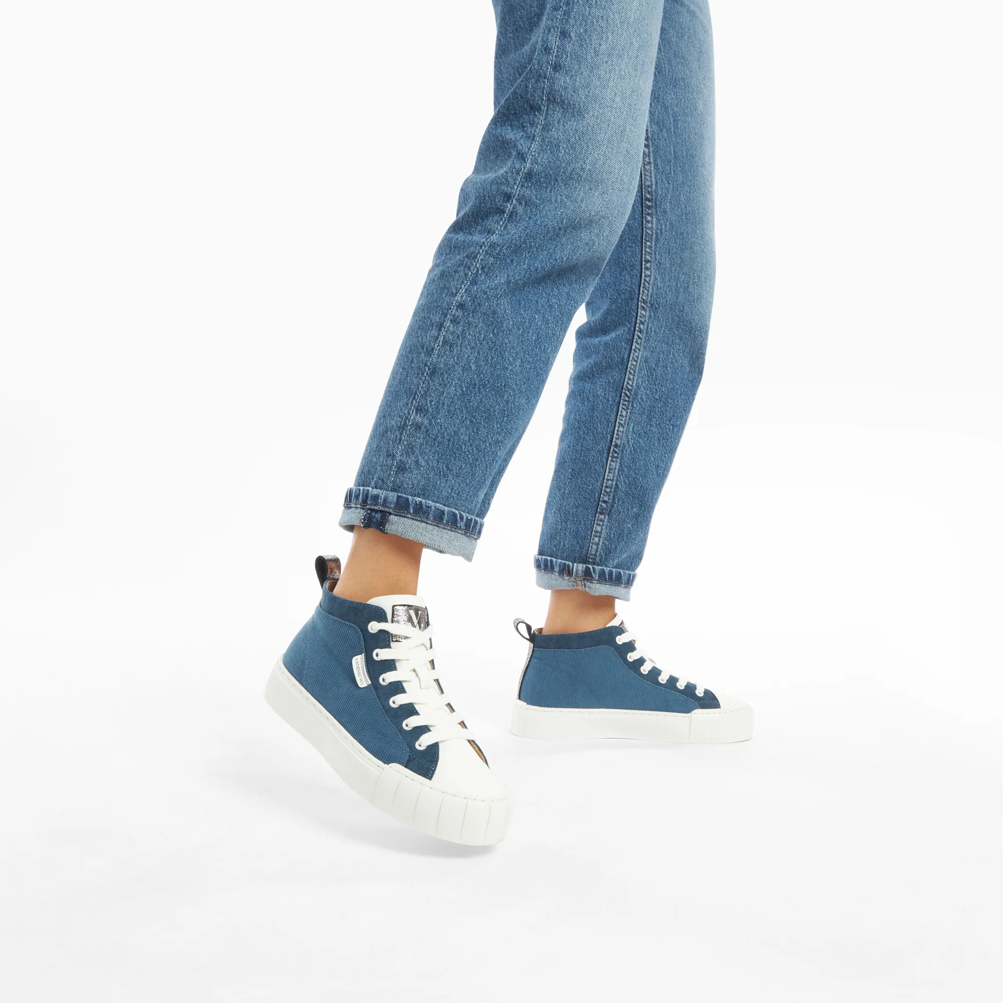 Sneakers-Baskets montantes Clarisse côtelées bleu et blanc