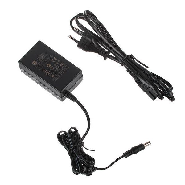 Behringer 2600