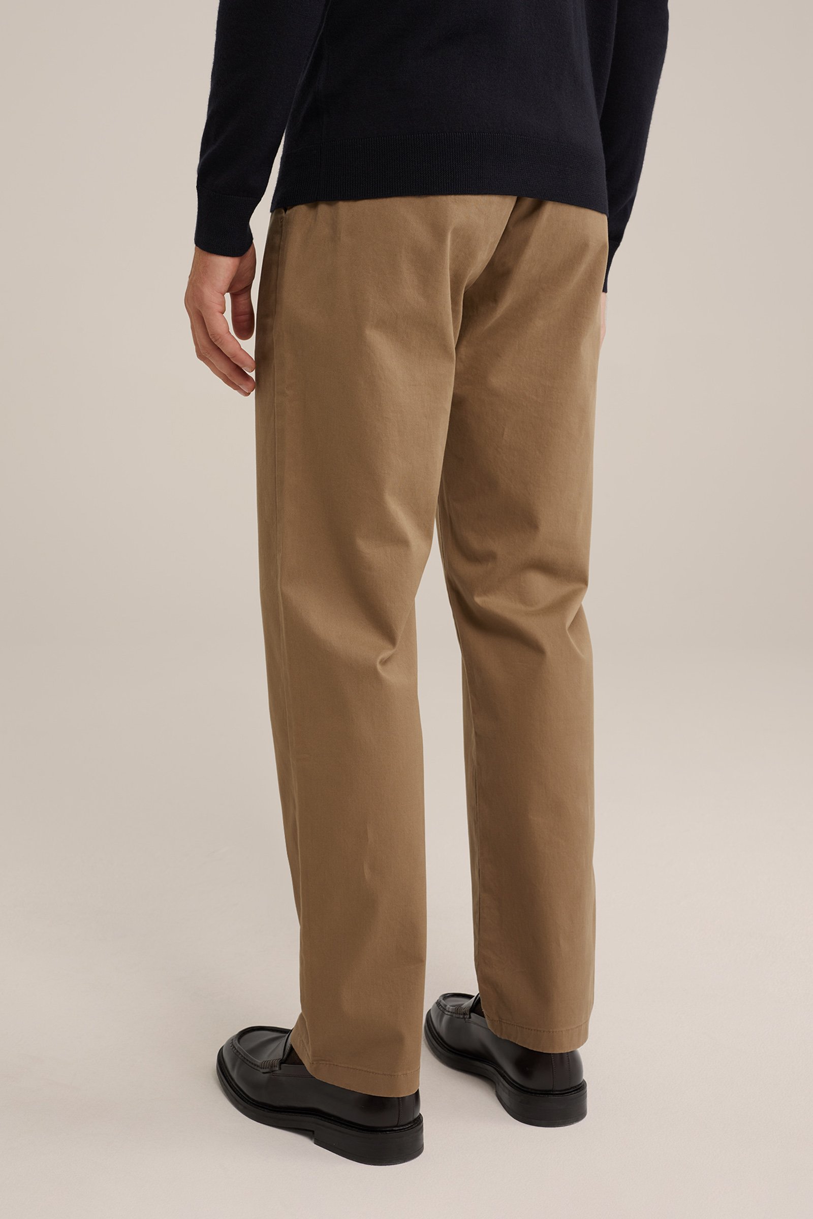 regular fit chino met stretch Fundamentals Lichtbruin
