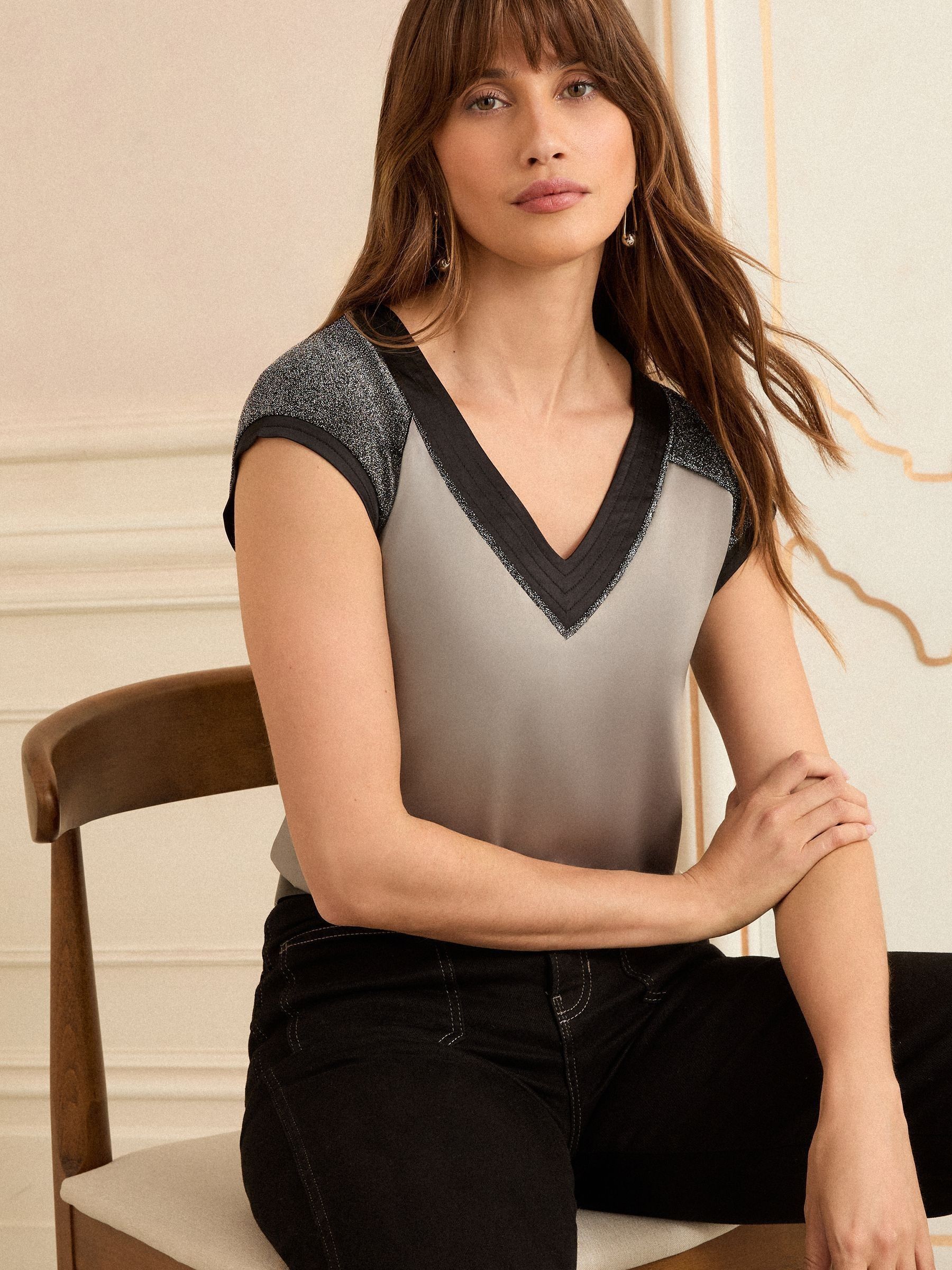 Zilver - Love & Roses Satin Front V-Neck Short Sleeve Top