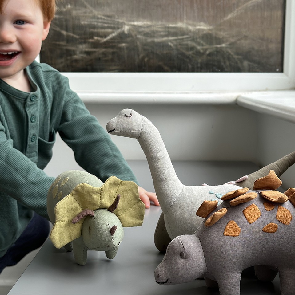 ThreadBear - Tøjdyr - Dinosauren Bronty