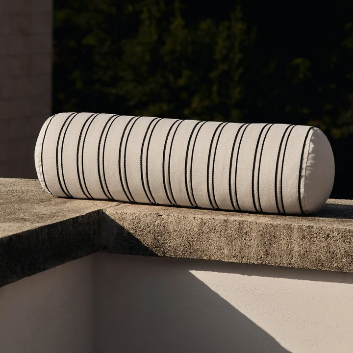 Ferm Living - Twill Nackenrolle, 60 cm, kaschmir / schwarz