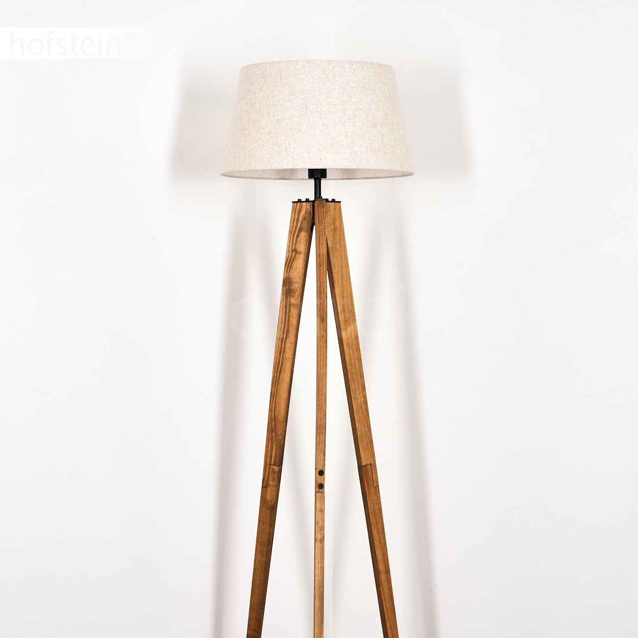 Stehleuchte Bassagoda, Stehlampe aus Holz/Metall/Stoff in Naturfarben/Schwarz/Beige, Leuchte im skandinavischen Design mit rundem Schirm (Ø 45 cm) u. Fußschalter, 159 cm, 1 x E27, ohne Leuchtmittel