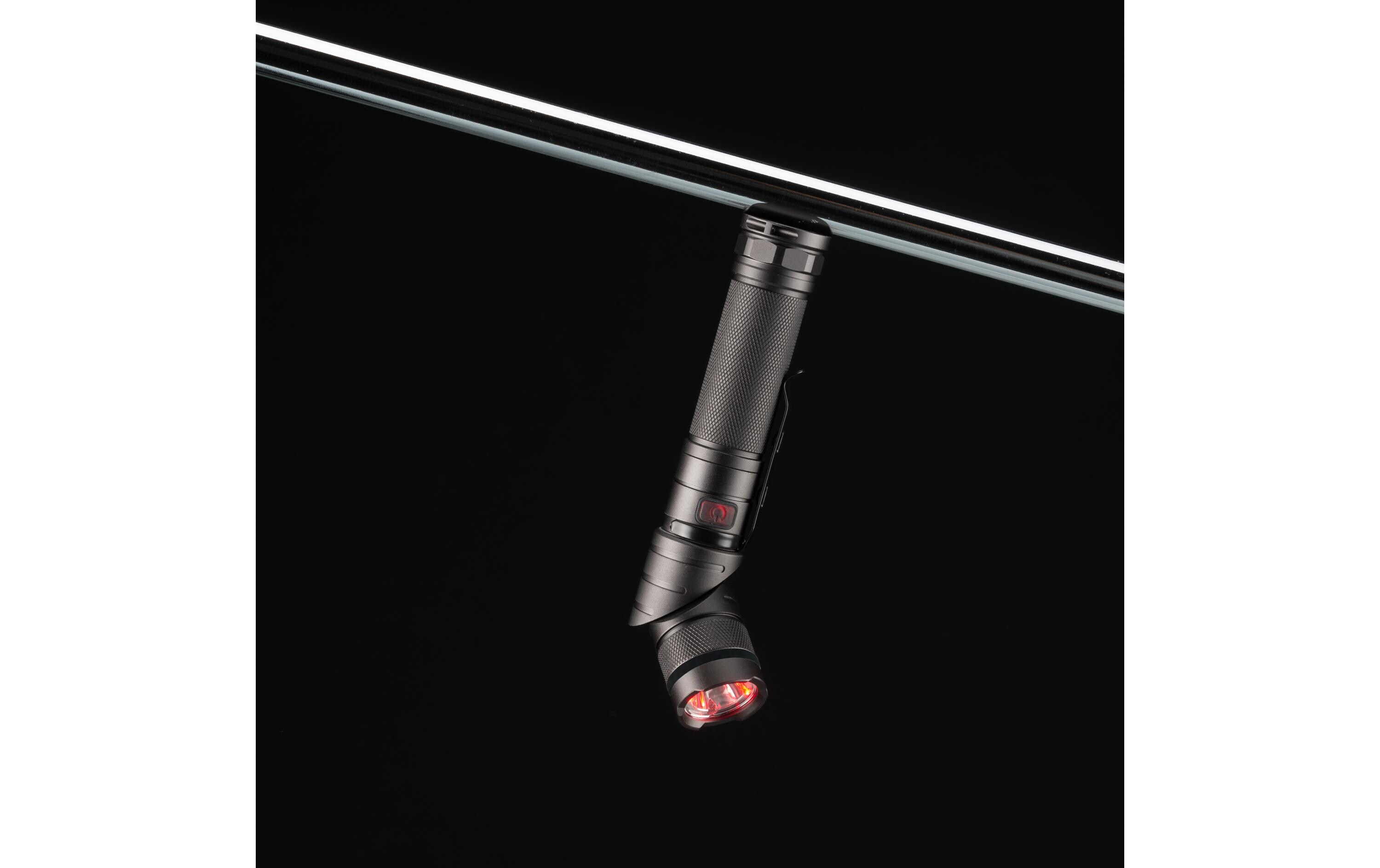 Taschenlampe Iluminos LED RG800Mit 800 Lumen und neigbarem Kopf