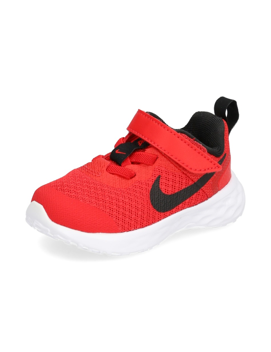 Nike Revolution 6