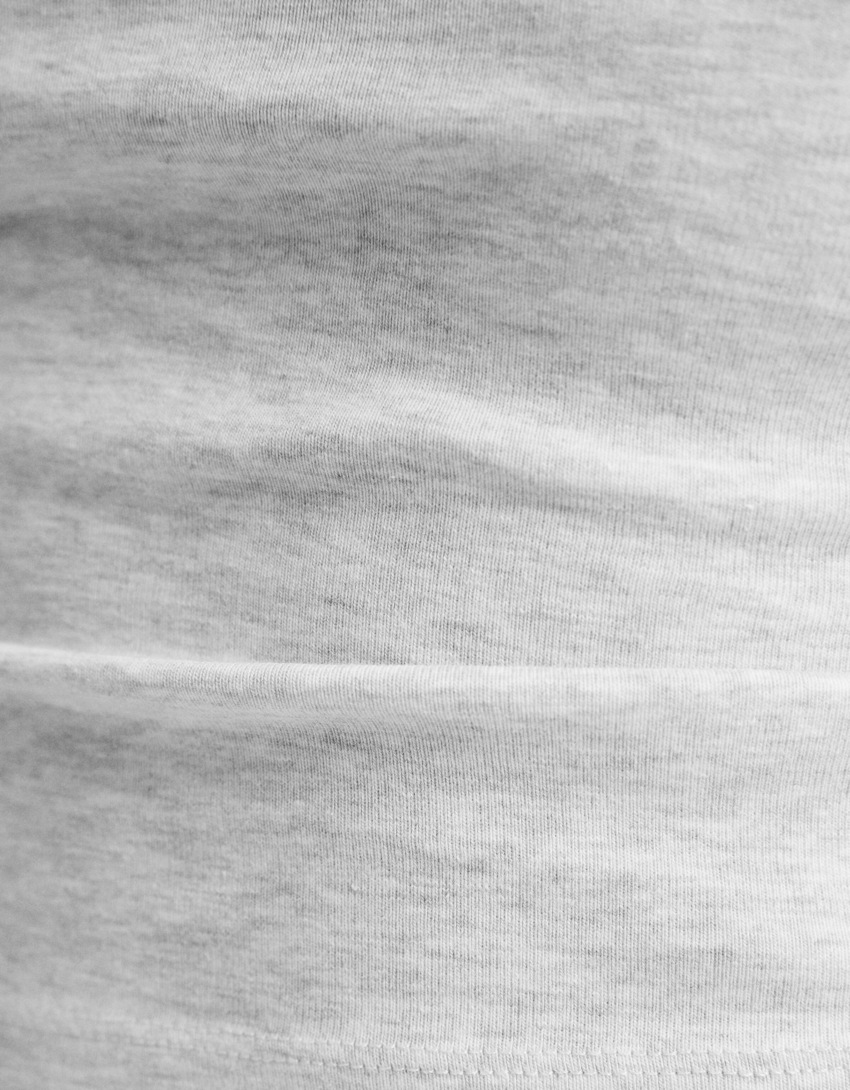 Camiseta de manga comprida com gola redonda