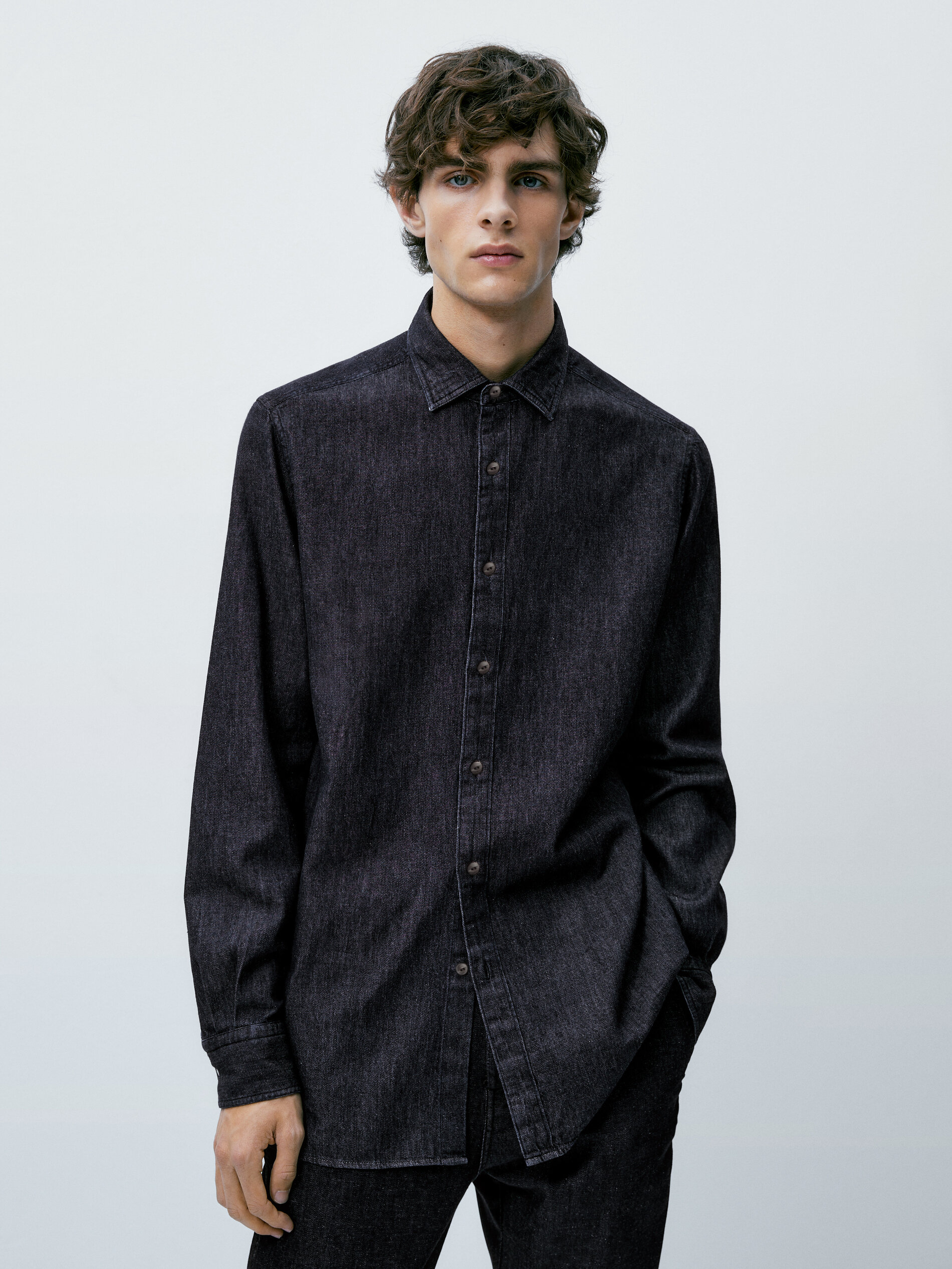 Camisa jeans 100% algodão, modelagem regular - AZUL ESCURO