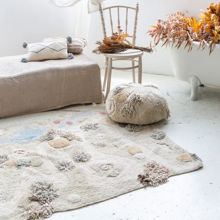 Lorena Canals - Path of Nature Spielteppich mit Spielpferd, 120 x 160 cm, natur / grün / rose (3er-Set)