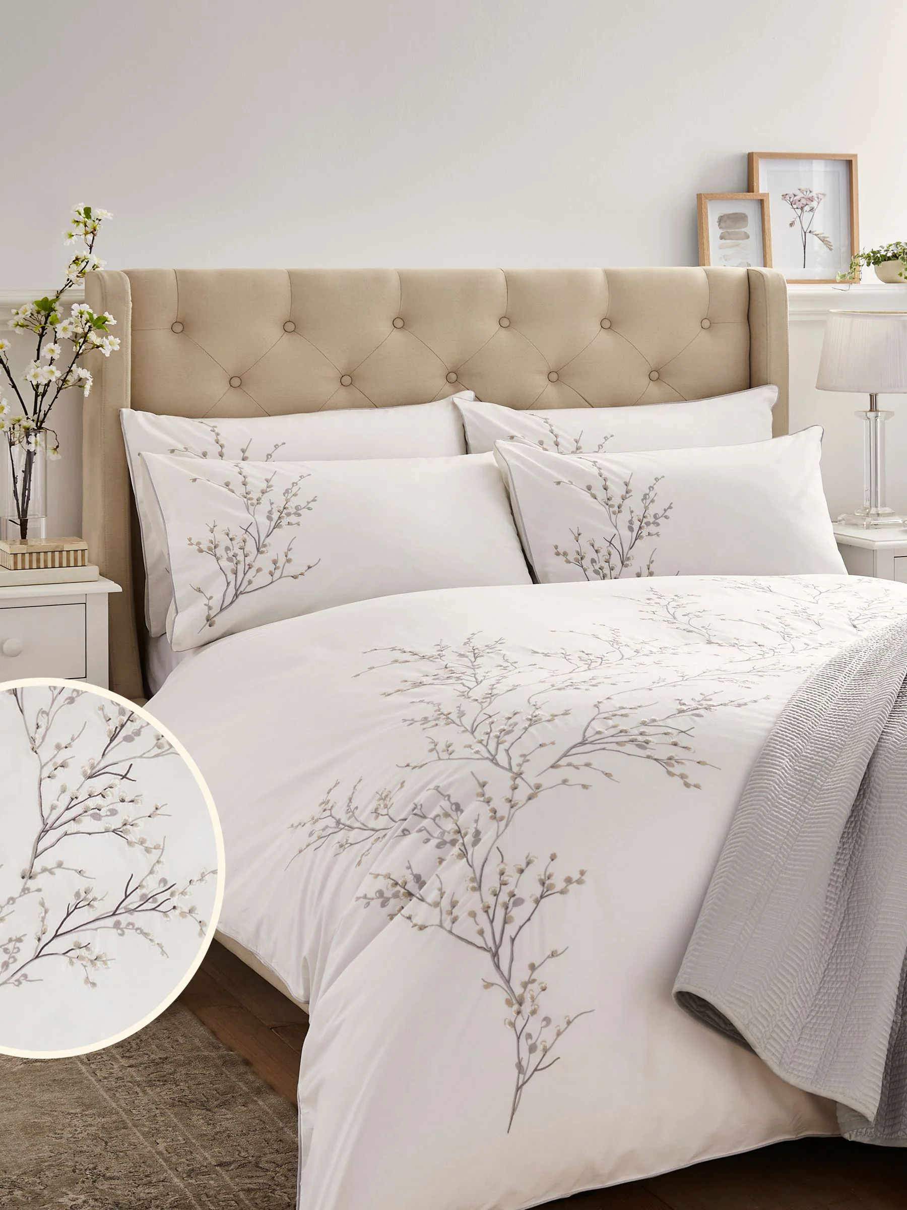 Laura Ashley 100% katoen perkal 200 draadtelling Pussy Willow Sprig geborduurd dekbedovertrek en kussensloopset