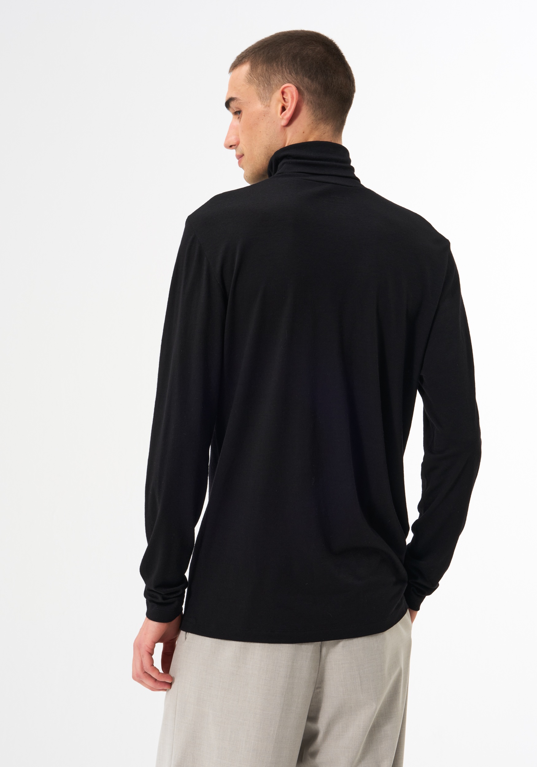 Pinqponq Turtleneck-Longsleeve Merino Men Cover Sheep Black