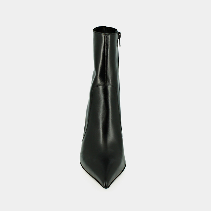 Bottines à talons et bouts pointus  en cuir vielli noir