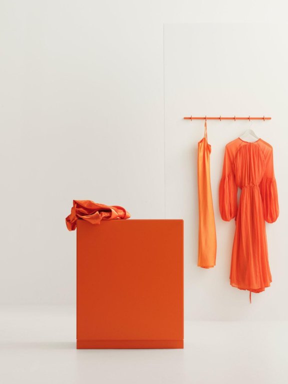 String Furniture Relief wandkapstok 82 oranje