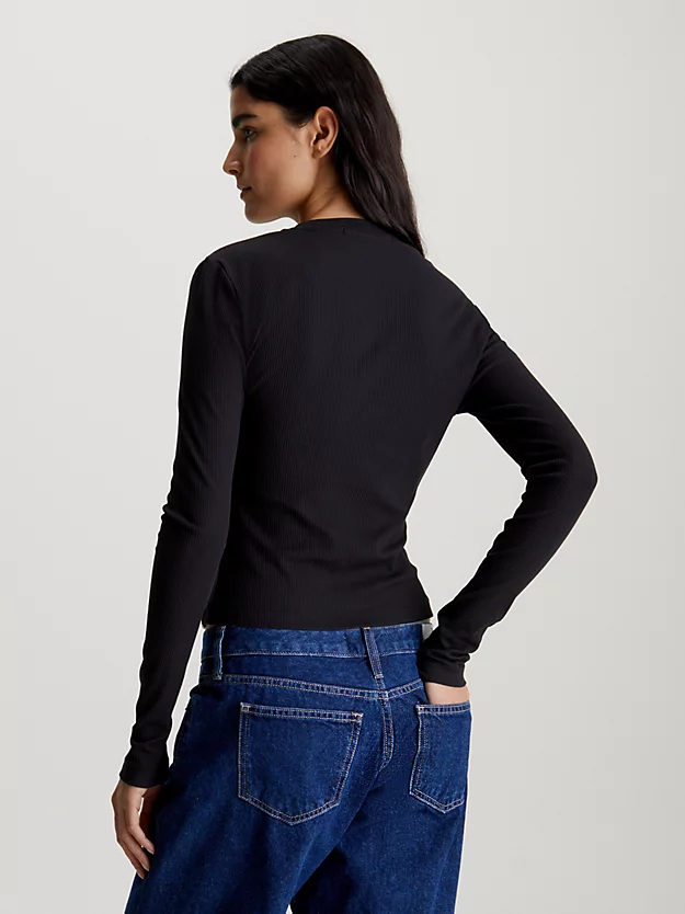 Blusa de manga comprida canelada e modelagem justa