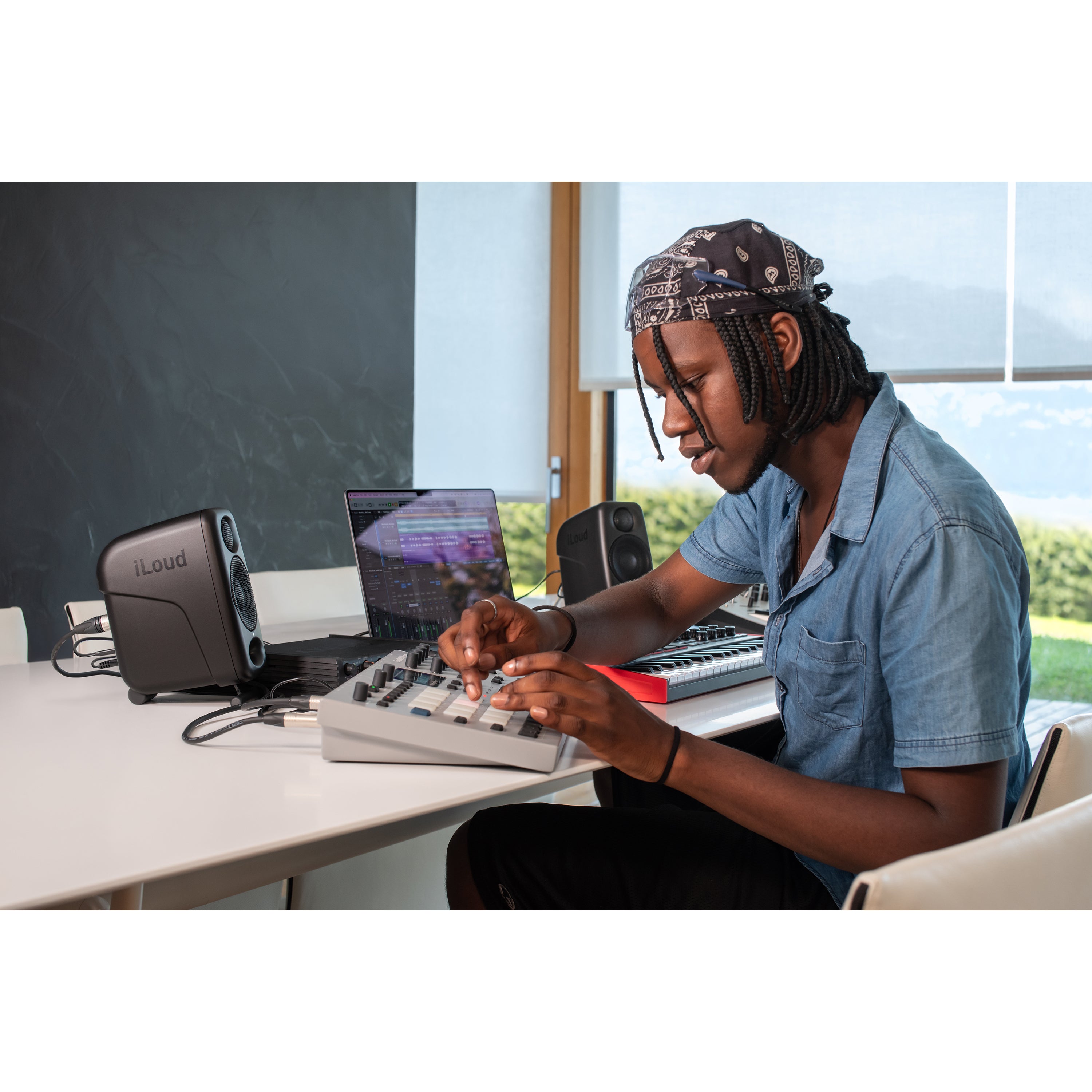 IK Multimedia iLoud Micro Monitor Pro (set van 2 + microfoon)