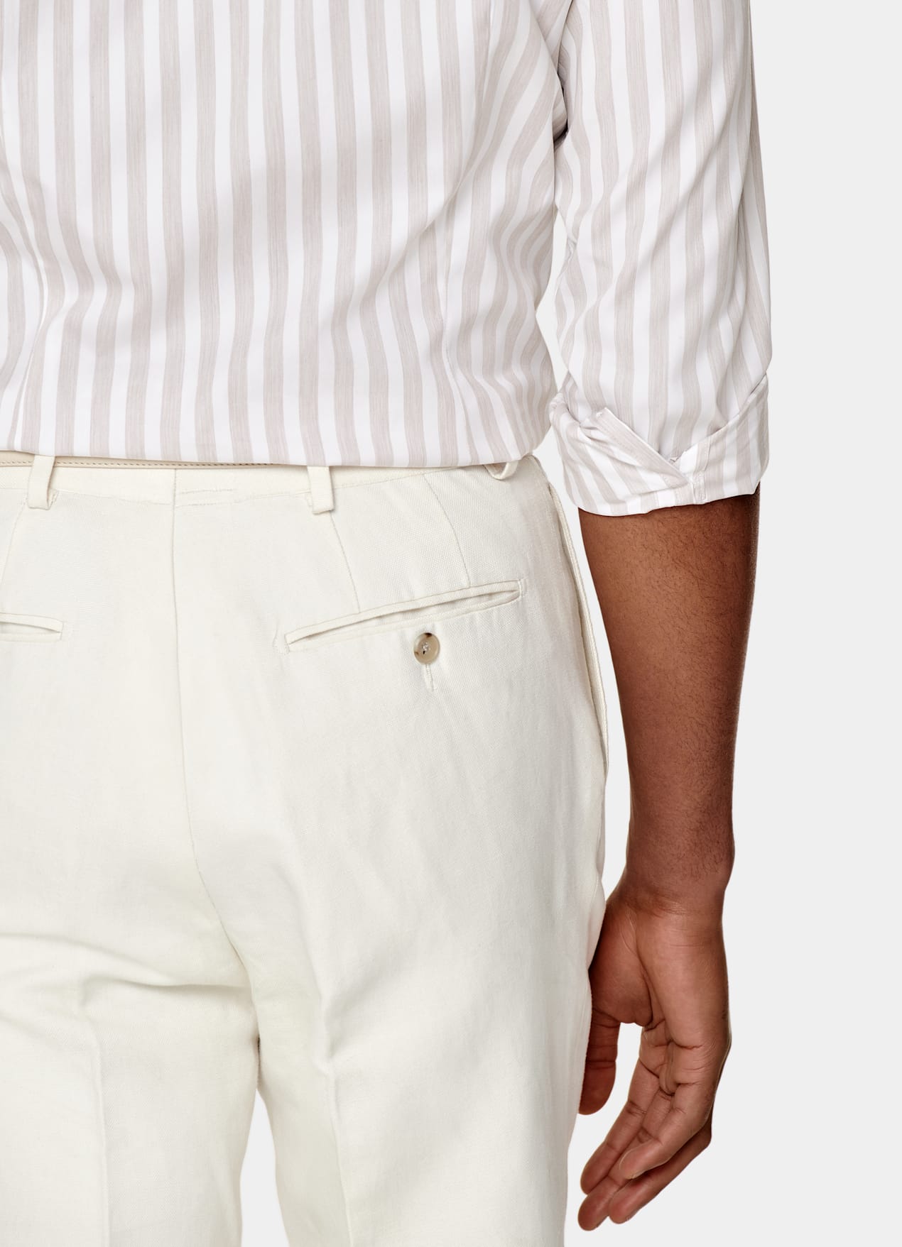 Chemise coupe très ajustée en popeline marron clair à rayures