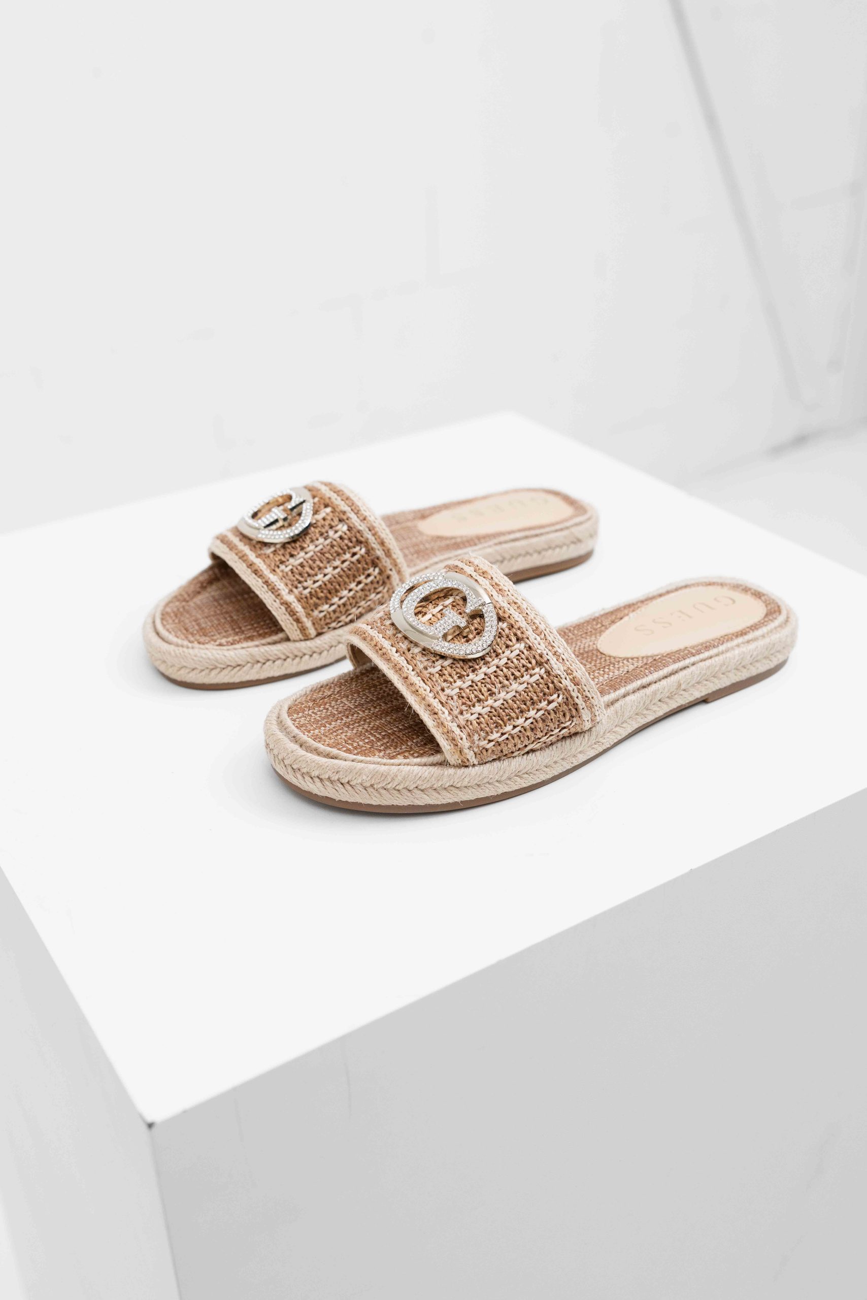 Guess Kaylis Logo Sandalen Dames Beige