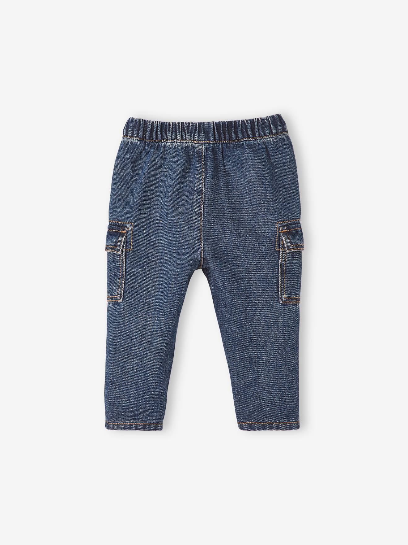 Calça jeans com bolsos de um lado, para bebê, em denim natural.
