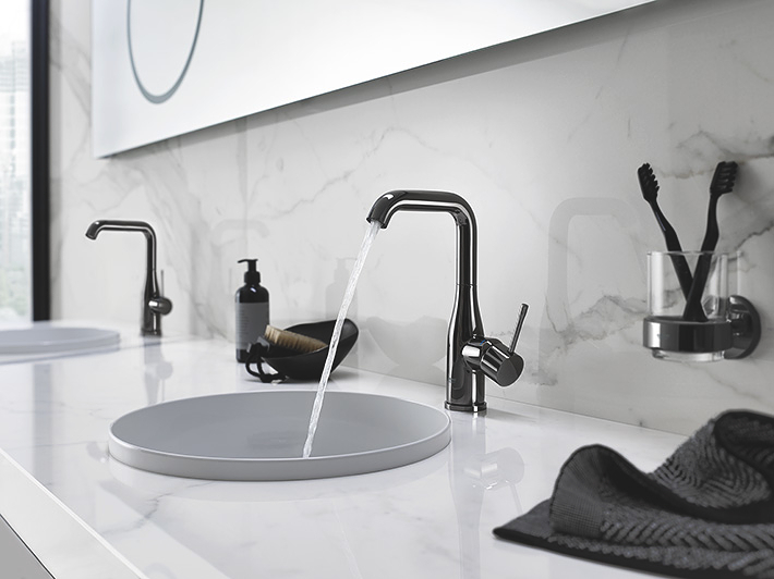 Grohe Essence New wastafelkraan L-size met hoge draaibare uitloop cartouche hard graphite