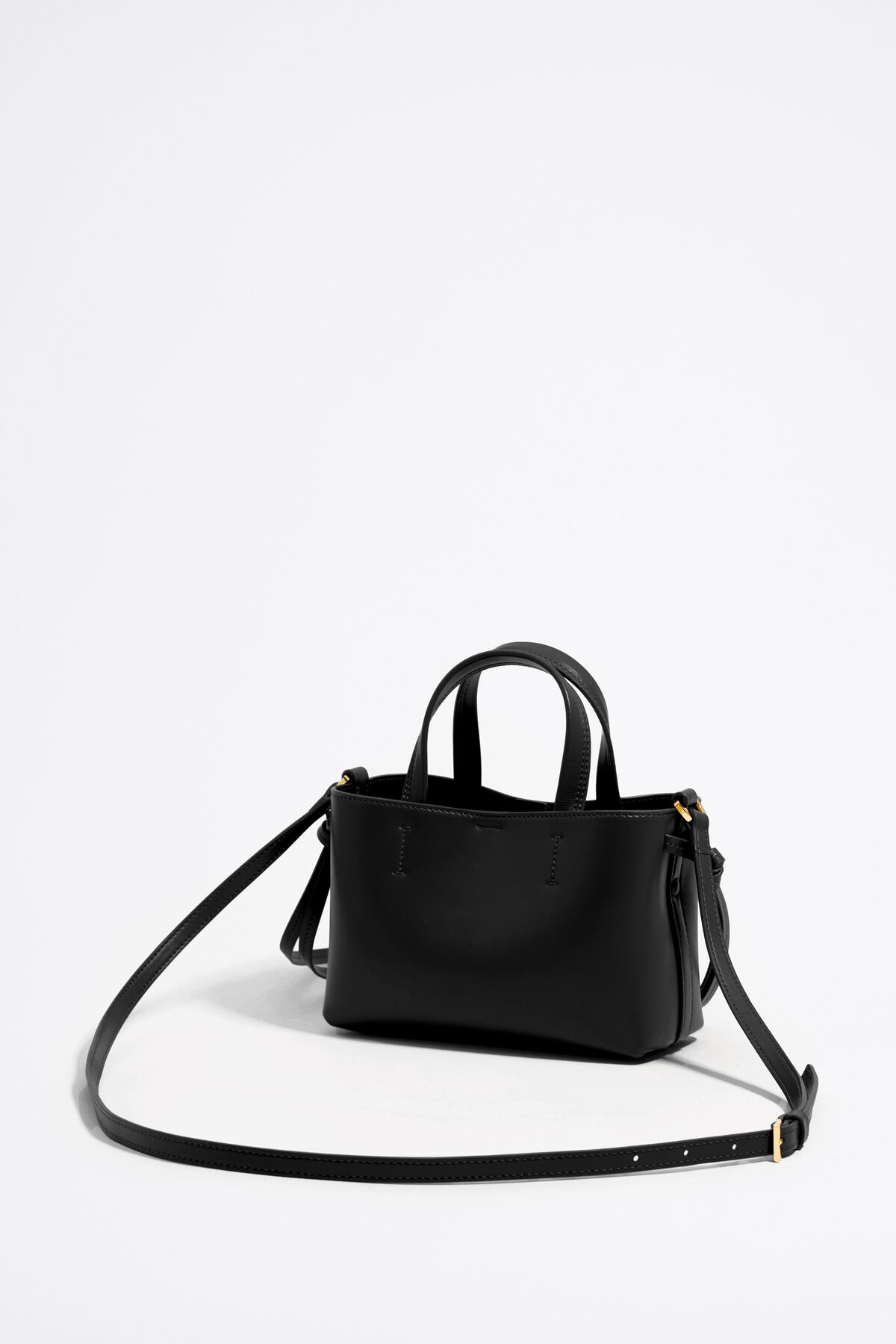 Bolsa mini de couro preto com estampa de Chihuahua