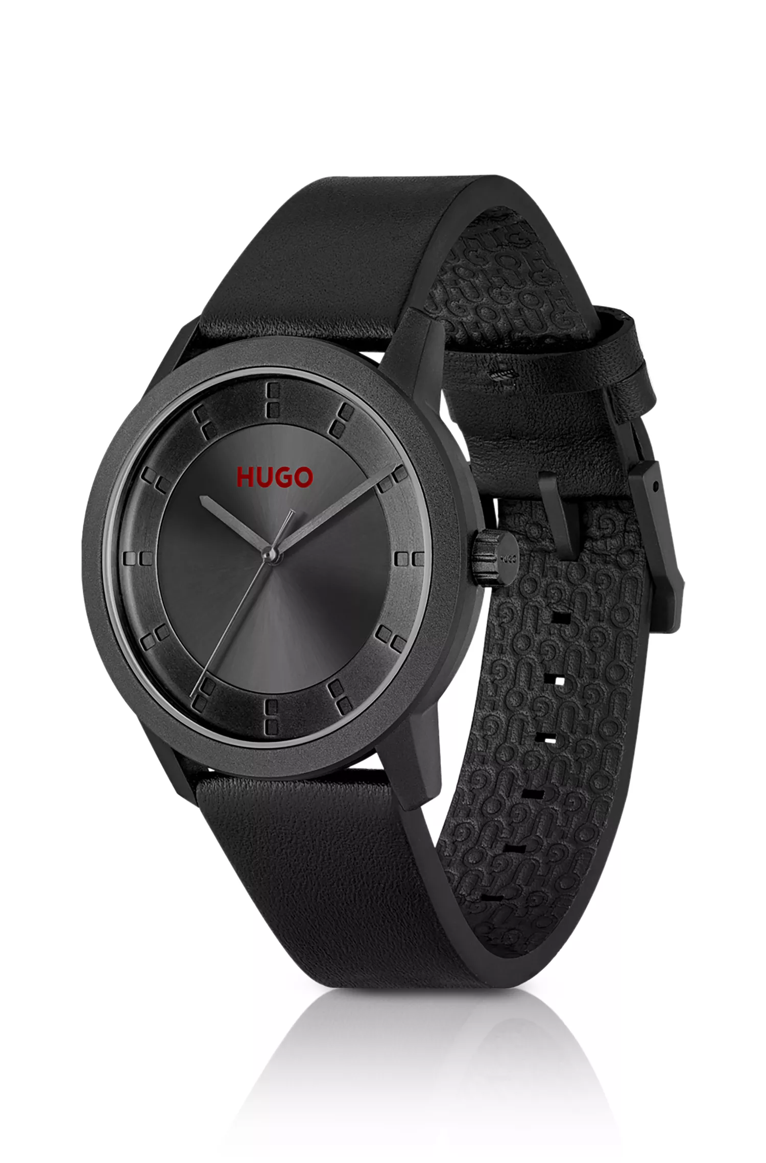 Relógio HUGO com revestimento em vermelho e preto e logotipo vermelho.
