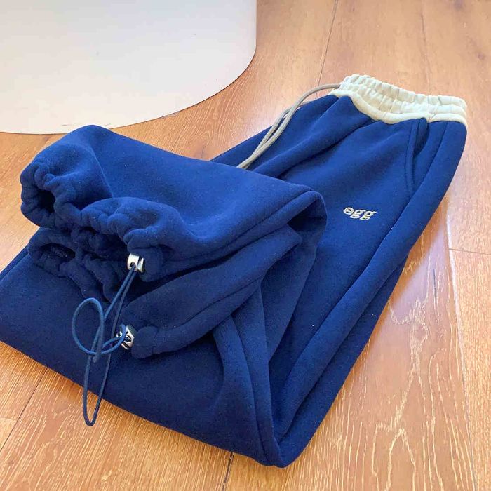 Alhambra - Losse joggingbroek met trekkoord in de taille, geborduurd met contrasterende rand