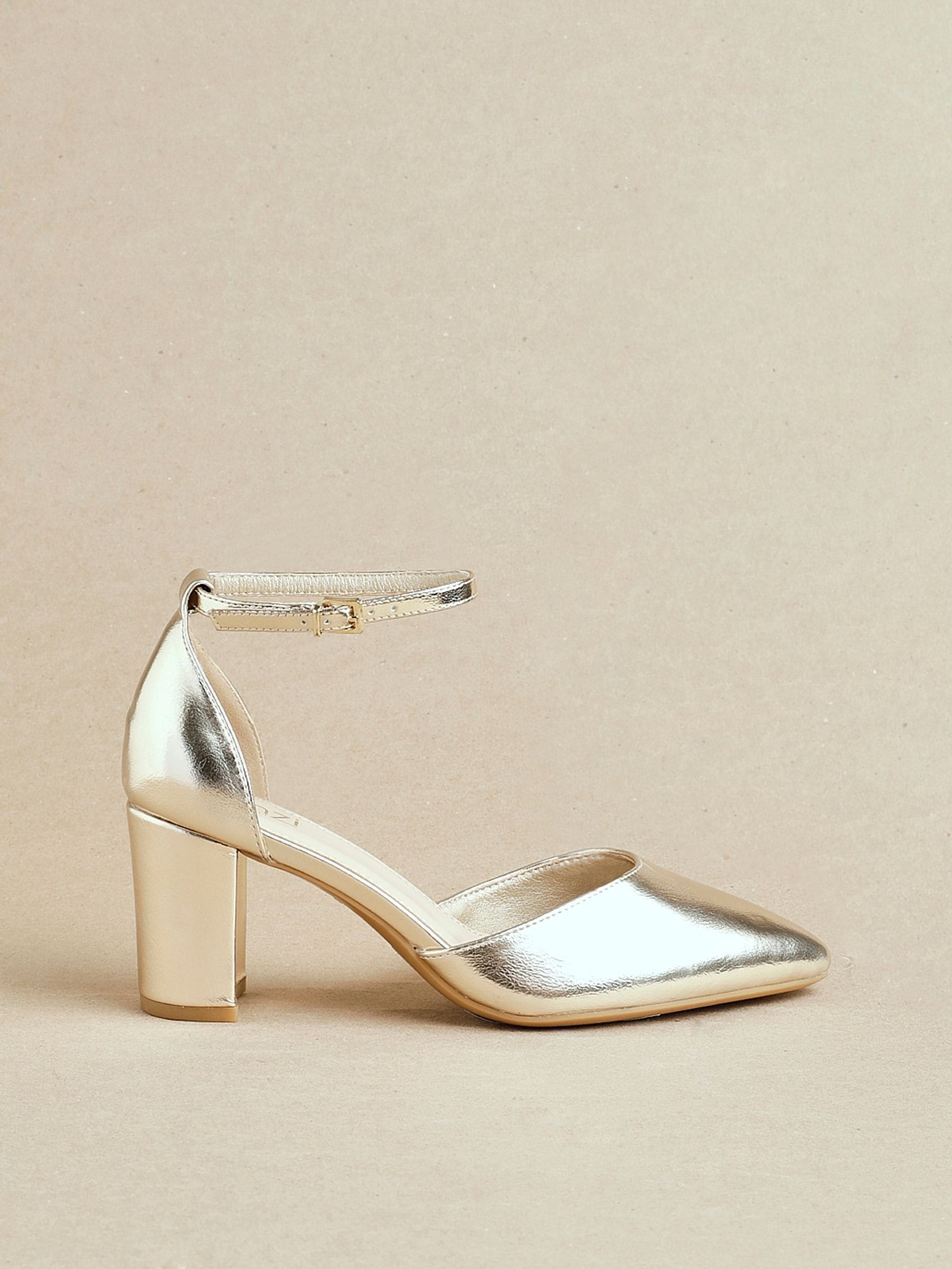 Goud - Linzi Davina pumps met blokhak en dichte hiel
