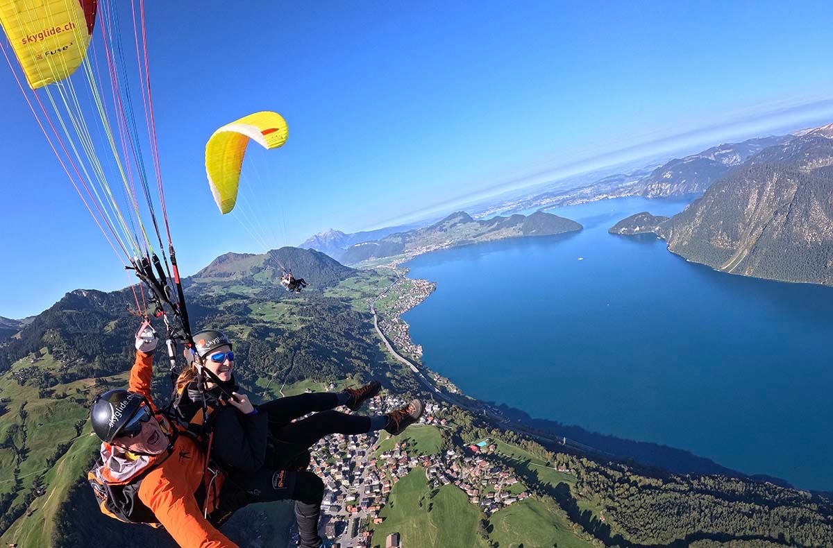 Ein Tandemflug über den Vierwaldstätter See - das perfekte Geschenk