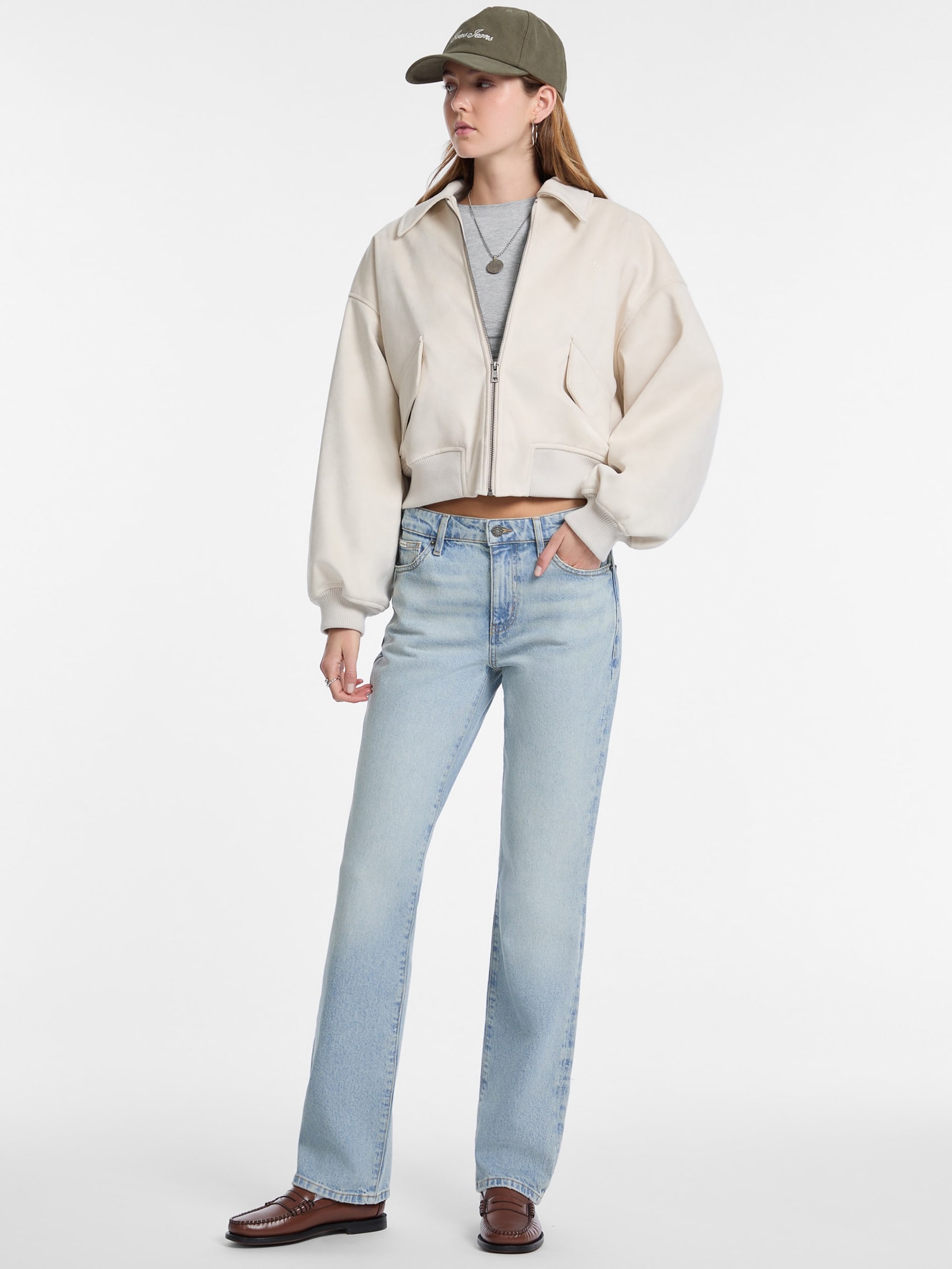 Calça jeans reta de cintura média G08