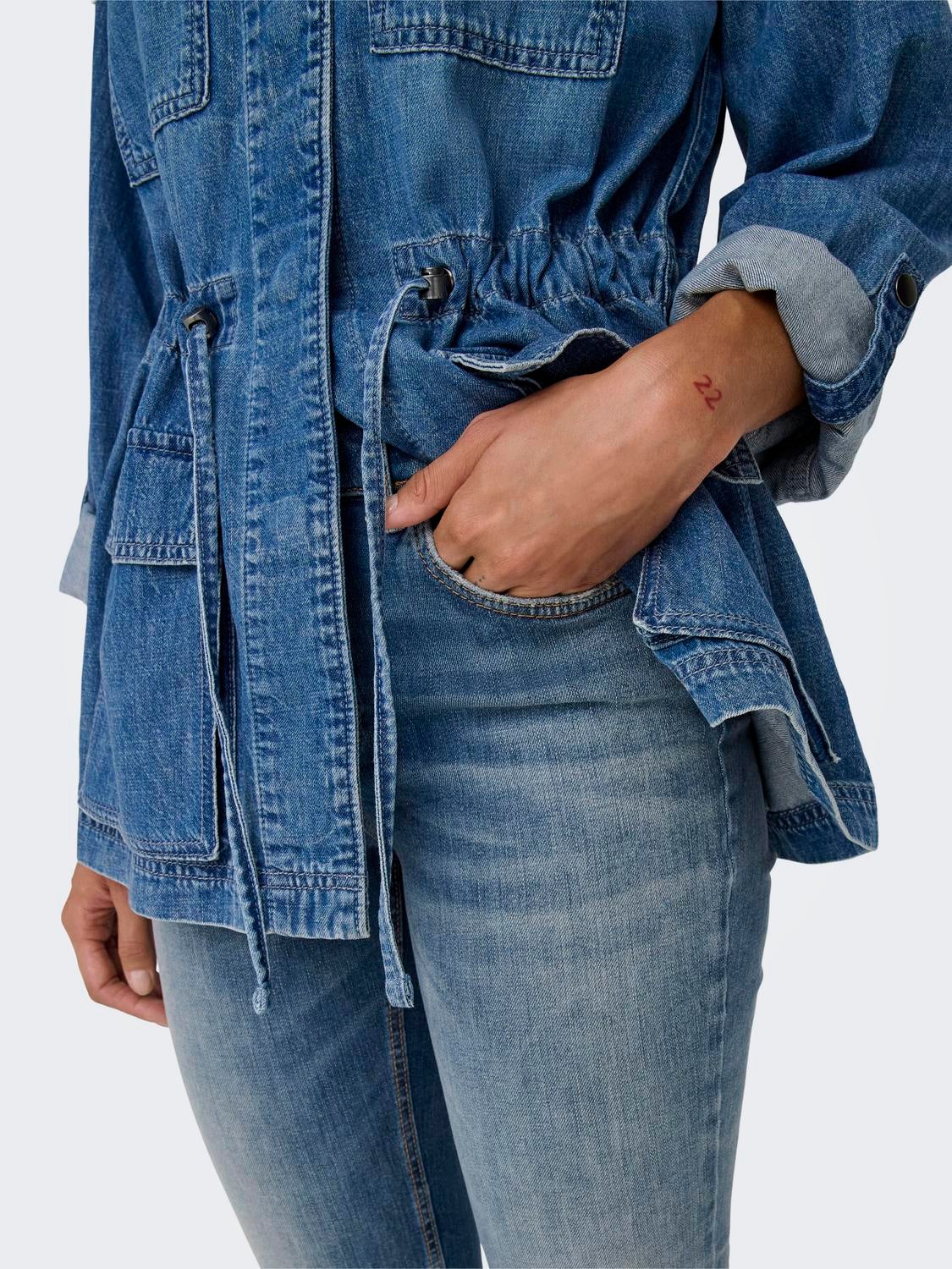 ONLBLUSH Mittlere Taille Ausgestellt Jeans Medium Blue Denim
