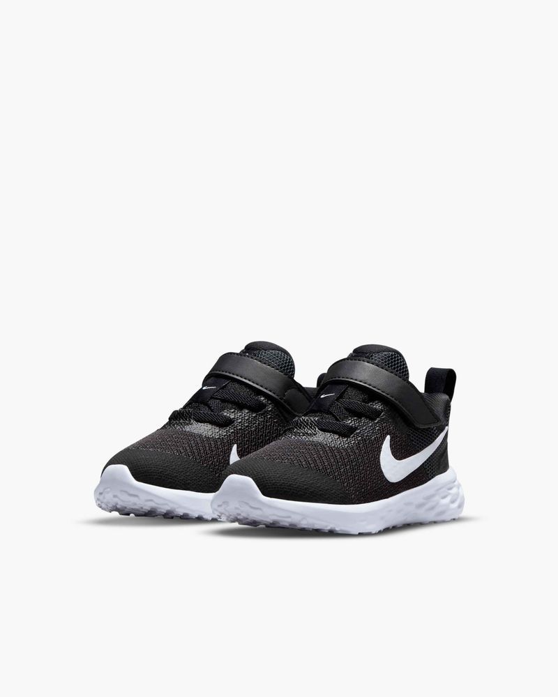 Chaussures Nike Revolution 6 Noir & Blanc pour enfant