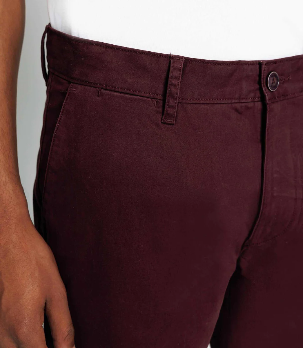 Pantalon chino satin bordeaux