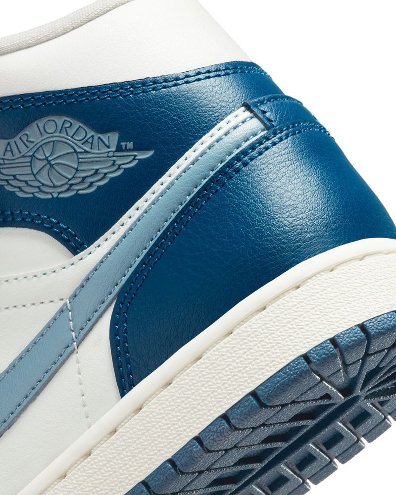 Chaussures Nike Air Jordan 1 Mid pour femme