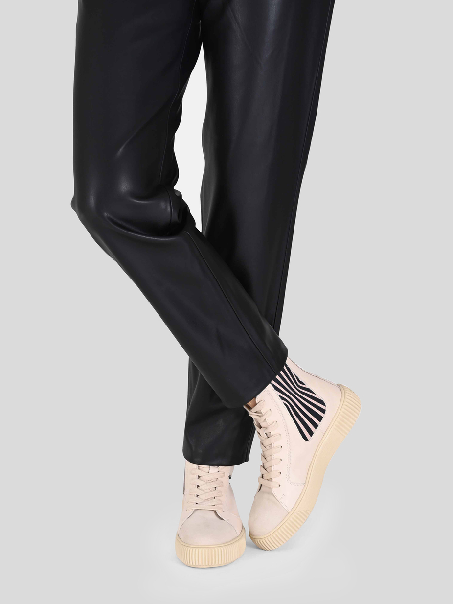SNEAKER NIMA